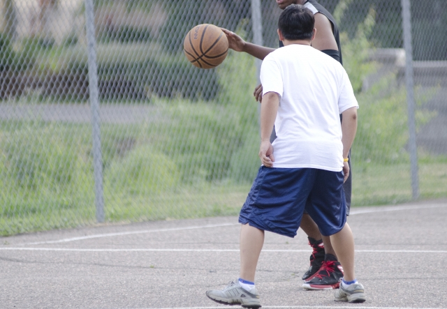 バスケ 1対1練習 1on1 の基本と種類 バスケットボールターミナル バスタミ